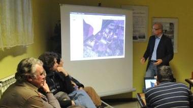 Il sindaco durante la presentazione ai cittadini di Pardossi