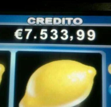La foto del jackpot vinto dalla signora 