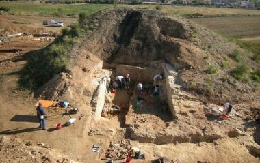 I misteri della regina di Tarquinia a cavallo tra Oriente e Occidente