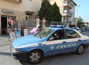 Muore a 40 anni: giallo in via del Mare
