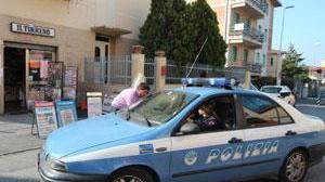 Muore a 40 anni: giallo in via del Mare