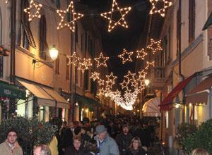 Commercio, luci natalizie a rischio a Camaiore