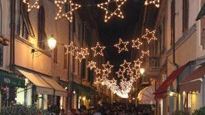 Commercio, luci natalizie a rischio a Camaiore