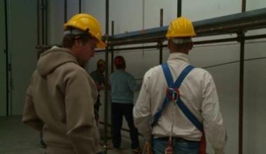 Gli allievi della Scuola Edile lavorano al campo Martini