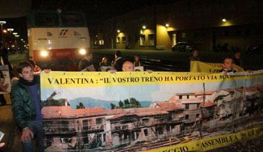 Manifestazione alla stazione di Viareggio, bloccato un treno proveniente da Grosseto