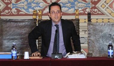 Tre gruppi consiliari denunciano il sindaco di Volterra