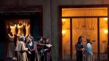Una scena da La Bohème in cartellone al Giglio