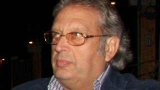 L’affollata assemblea al Fienile; nella foto piccola, l’assessore all’ambiente Athos Pastechi
