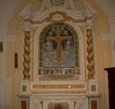 <b>IL GIOIELLO</b> darchitettura e storia custodisce la leggenda del drago ucciso da Guido Sforza 