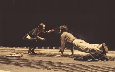 A destra Valentina Banci e Francesco Borchi in scena  