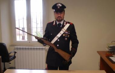 Il fucile ad aria compressa sequestrato dai carabinieri 
