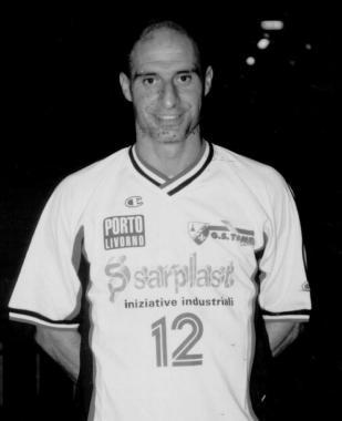 <b>CAPITANO </b>Nanni con la maglia numero 12 della pallavolo Tomei  