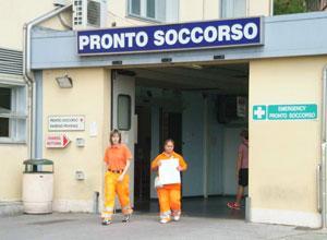 Muore a 60 anni cadendo dalle scale