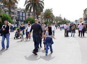 Inseguito e aggredito in passeggiata
