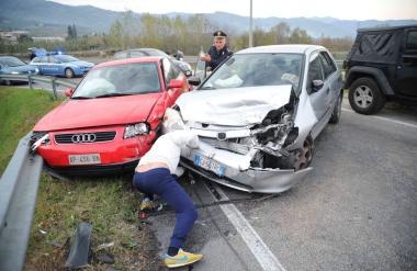 Le auto coinvolte nellincidente sullo svincolo del Ponte Europa 