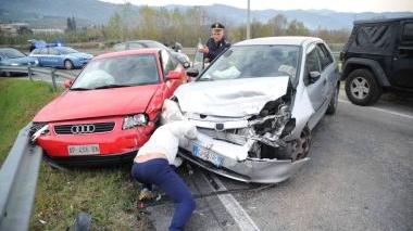 Le auto coinvolte nell’incidente sullo svincolo del Ponte Europa