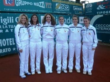 La formazione del Tennis club Prato che ha sconfitto Albinea         