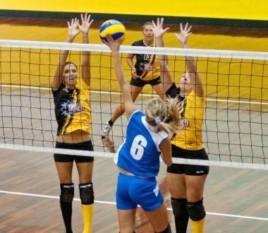 <b>VOLLEY FEMMINILE</b> Un muro del Vas     