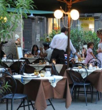 Un locale pubblico nel centro cittadino   