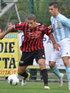  LUCCA. Cuore e gol. Jonatan Granito ha conquistato i tifosi lucchesi con prestazioni generose, ...