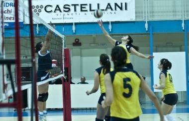 Pallavolo femminile: unazione di gioco 