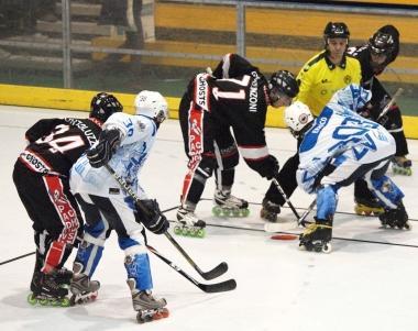 A destra una fase di gioco di una gara dellHockey Empoli 