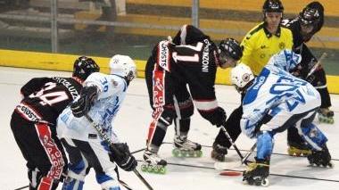 A destra una fase di gioco di una gara dell’Hockey Empoli