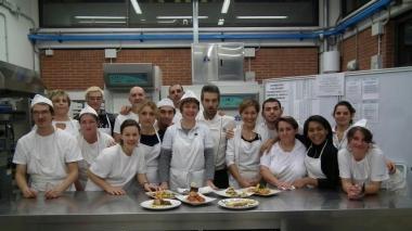 Gli aspiranti chef del corso di cucina