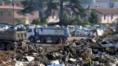 Scene del disastro causato ad Aulla dall’alluvione del 25 ottobre