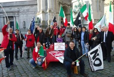 <b>BATTAGLIA. </b>I balneari di fronte al Parc du cinquantenaire a Bruxelles     