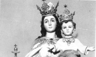 <b>STATUA DELLA MADONNA </b>Rappresenta la Vergine miracolosa               