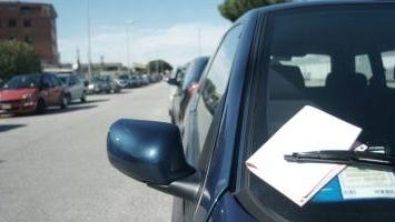 Ogni anno vengono comminate multe per un totale di 10mila euro ma poco meno della metà dei soldi viene incassato in tempi brevi