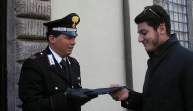 I carabinieri recuperano un iPad dimenticato al bar