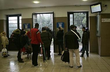 Latrio della stazione dove ieri mattina &egrave; stato accoltellato un addetto alle pulizie 