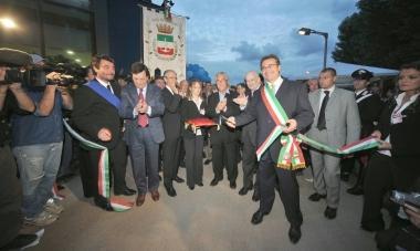 <b>ERA IL 2008.</b> Il taglio del nastro nellanno delle celebrazioni pucciniane A lato, lex presidente Massimiliano Simoni   