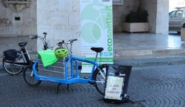 Pony express a pedali per consegne ecologiche