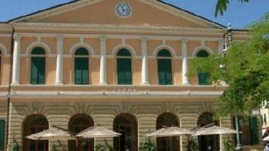 Una veduta dalla piazza delle Terme