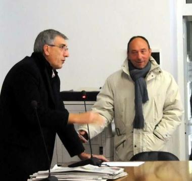 Il sindaco di Aulla Roberto Simoncini al microfono   