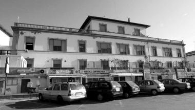 Una veduta del palazzo comunale di San Vincenzo 