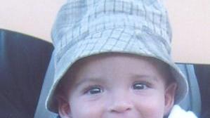 1 ANNO PER LUCA Buon compleanno a Luca che oggi spegne la prima candelina, dai genitori Michele ...