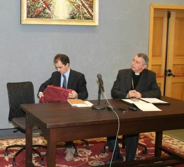 Monsignor Giusti ha lanciato lidea di una lobby per i poveri 