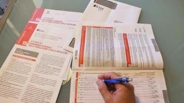 Anche i cinesi riempiono i questionari del censimento