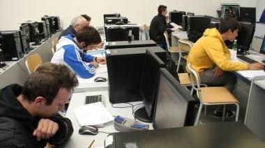 Studenti dell’Ipsia Marconi in un laboratorio