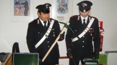 In quattro fuggono all'alt dei carabinieri, due arrestati