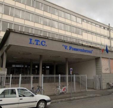 <b>COMMERCIALE</b> Porte aperte allistituto di via Sicilia per conoscere lofferta formativa e incontrare i docenti    
