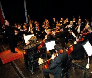L'orchestra celebra la Festa della Toscana