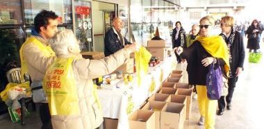 Tante donazioni per il "Banco alimentare"