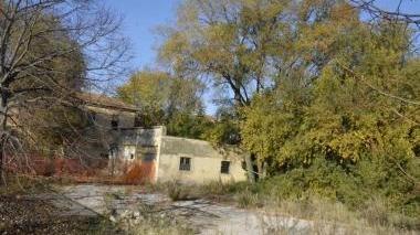<b>VIA DE BARBERI.</b> La vecchia sede del Coseca